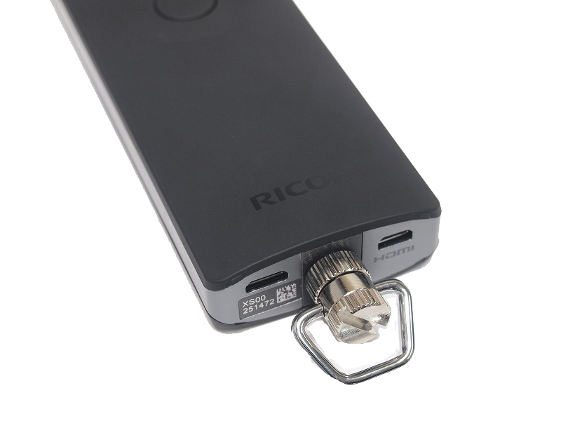 「ストラップアタッチメントスクリュー」装着例