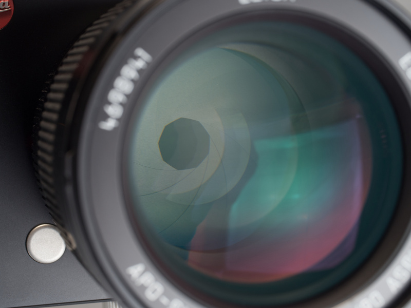 絞り羽根は9枚。