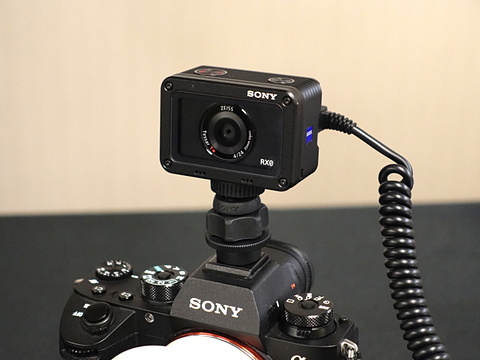 SONY α7 おまけつき α7 対応商品・アクセサリー | デジタル一眼カメラα（アルファ） | ソニー