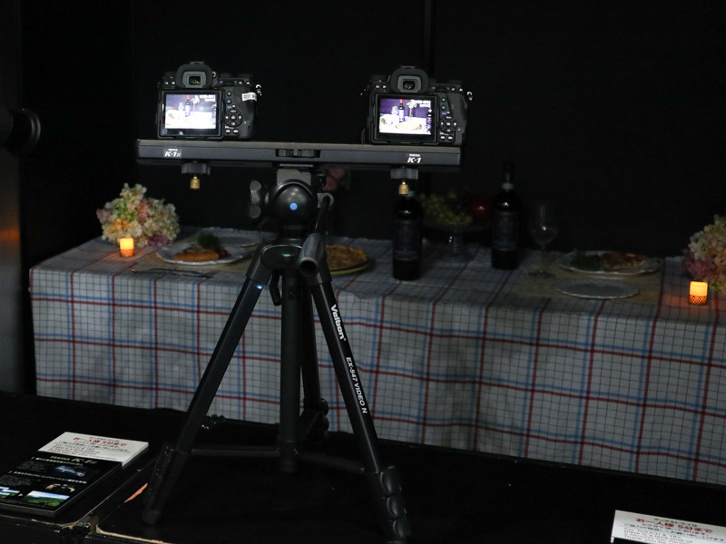 K-1とK-1 Mark IIの高感度画質を比較できるコーナーも。こちらのボディも試作品。