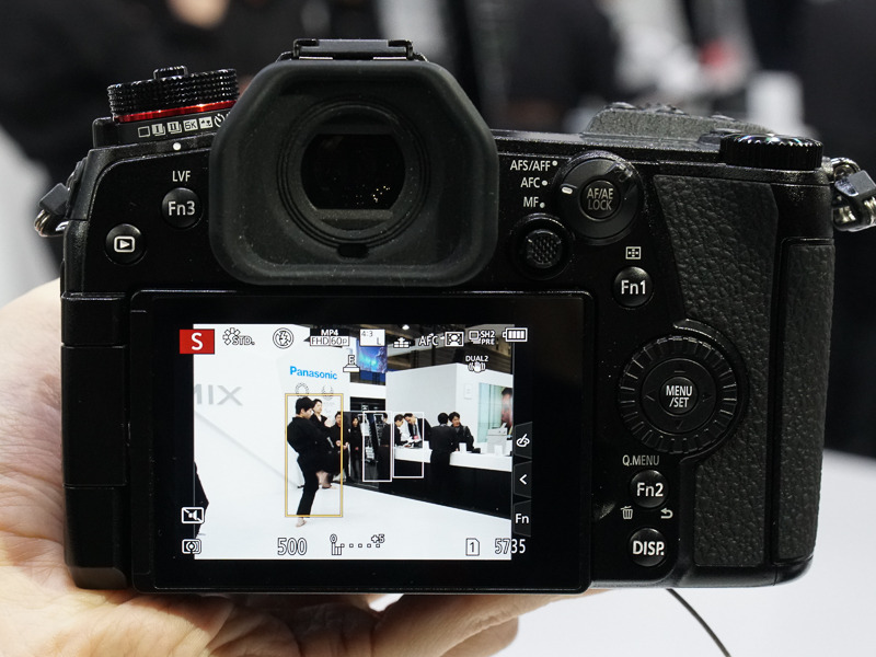 「人体認識」が動きの速い人物、顔が隠れている人物も追いかける。