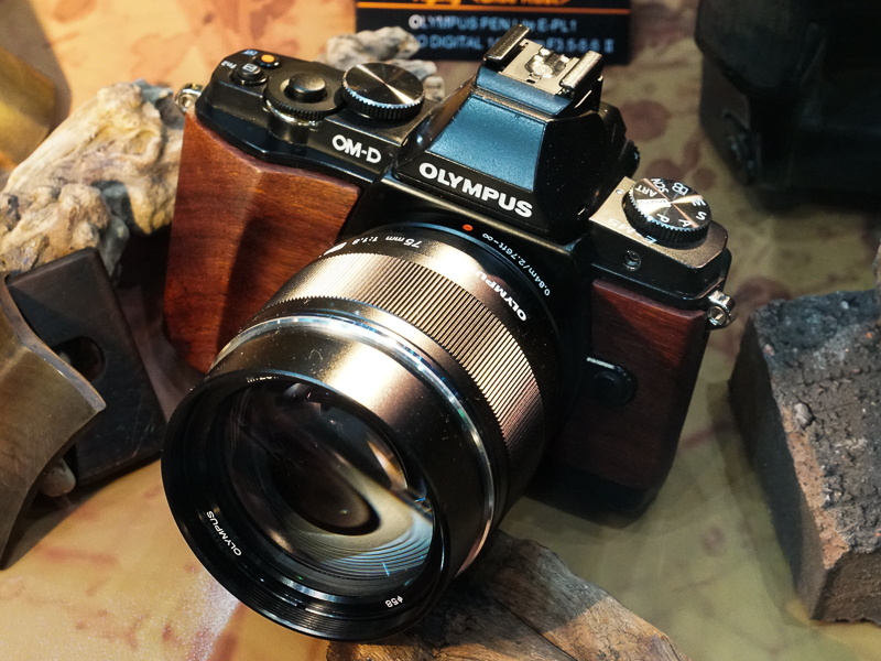 愛称「Wood」。OM-D E-M5がベース。