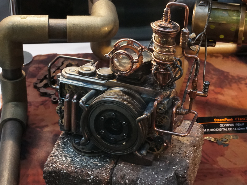 パイプと歯車をちりばめた「Pipe」