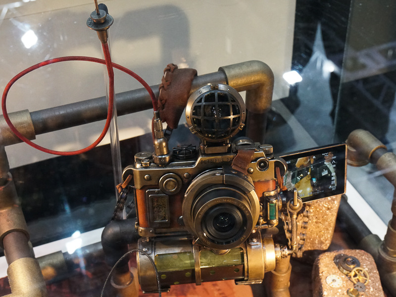 PEN-Fベースの「Tank」。映像の表示されたバリアングルモニターが本物の証拠。