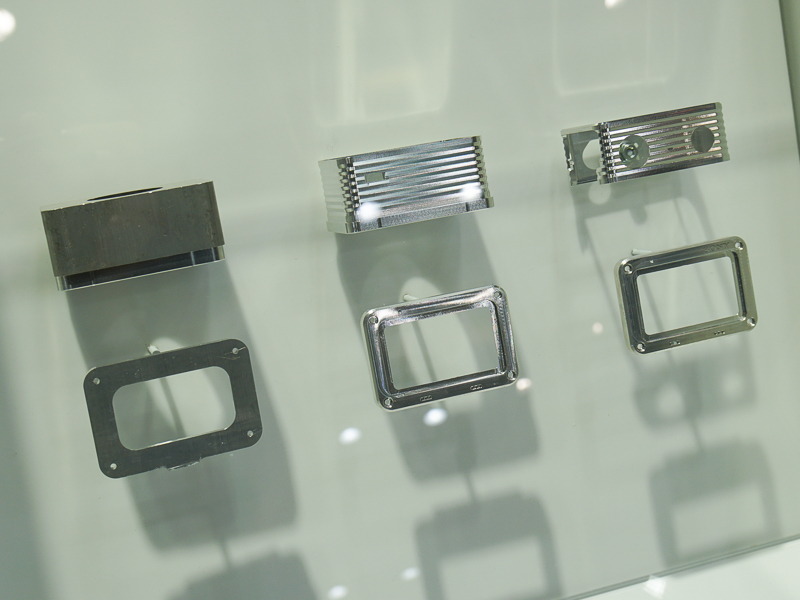 超々ジュラルミン製の堅牢ボディをアピール。