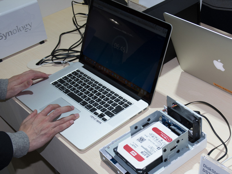 速度テストのデモが定期的に行われている。再起動からメニュー画面が開くまでを計測。