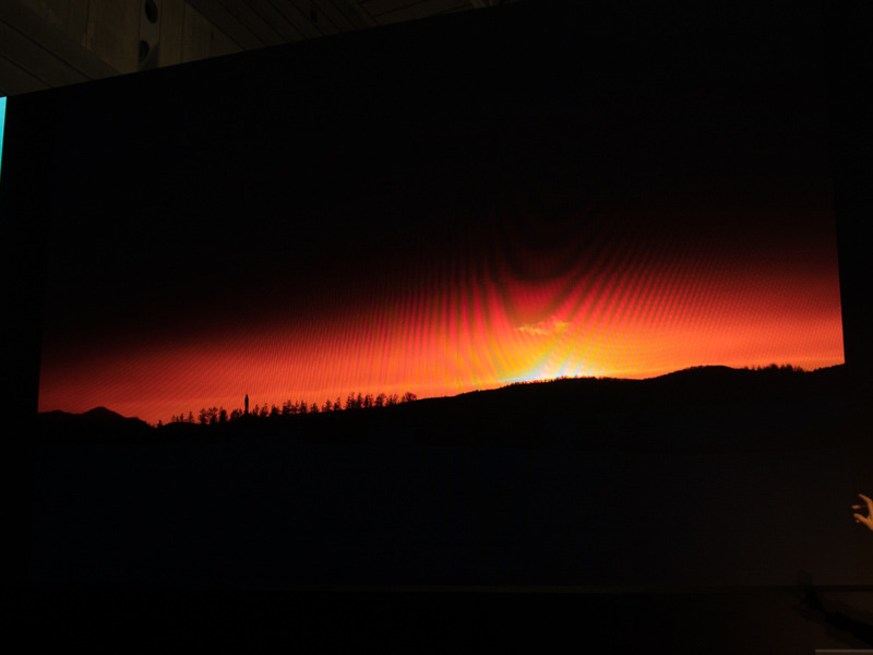 調整後。見せたい夕日の部分がより印象的になるようにしている。