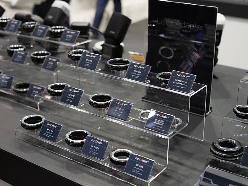 K&F CONCEPTのマウントアダプターを多数展示していた。安価で仕上げも良いと昨今人気のマウントアダプターだ。