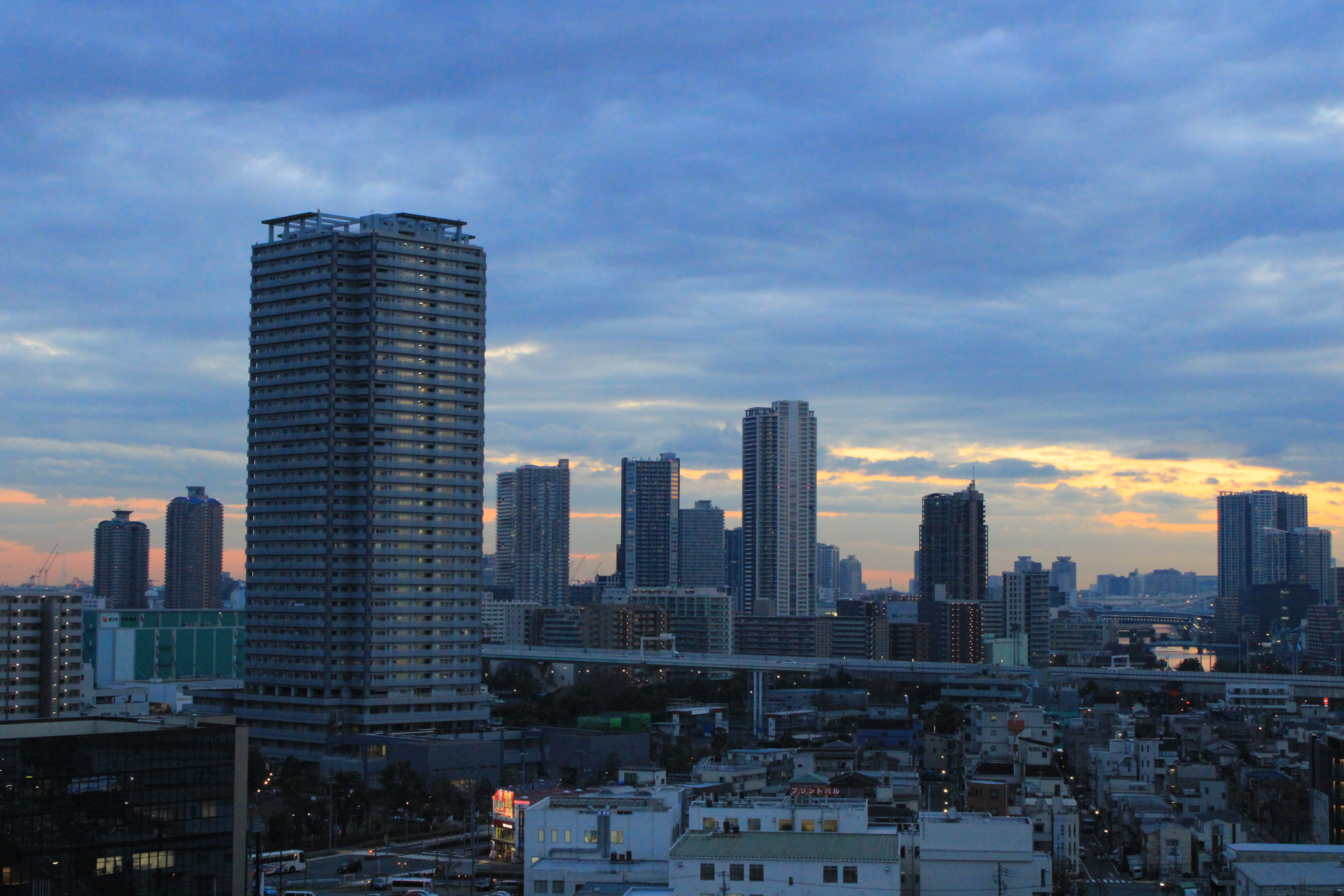EOS Kiss X90 / EF-S18-55mm F3.5-5.6 IS II / 1/200秒 / F8 / -0.7EV / ISO 3200 / 絞り優先AE / 39mm