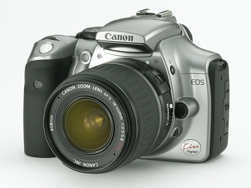 「EOS Kiss Digital」（2003年9月発売）
