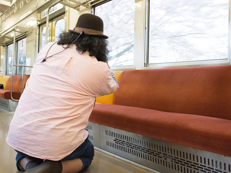 乗客全員が写真愛好家なので、撮影アングルも気兼ねない。