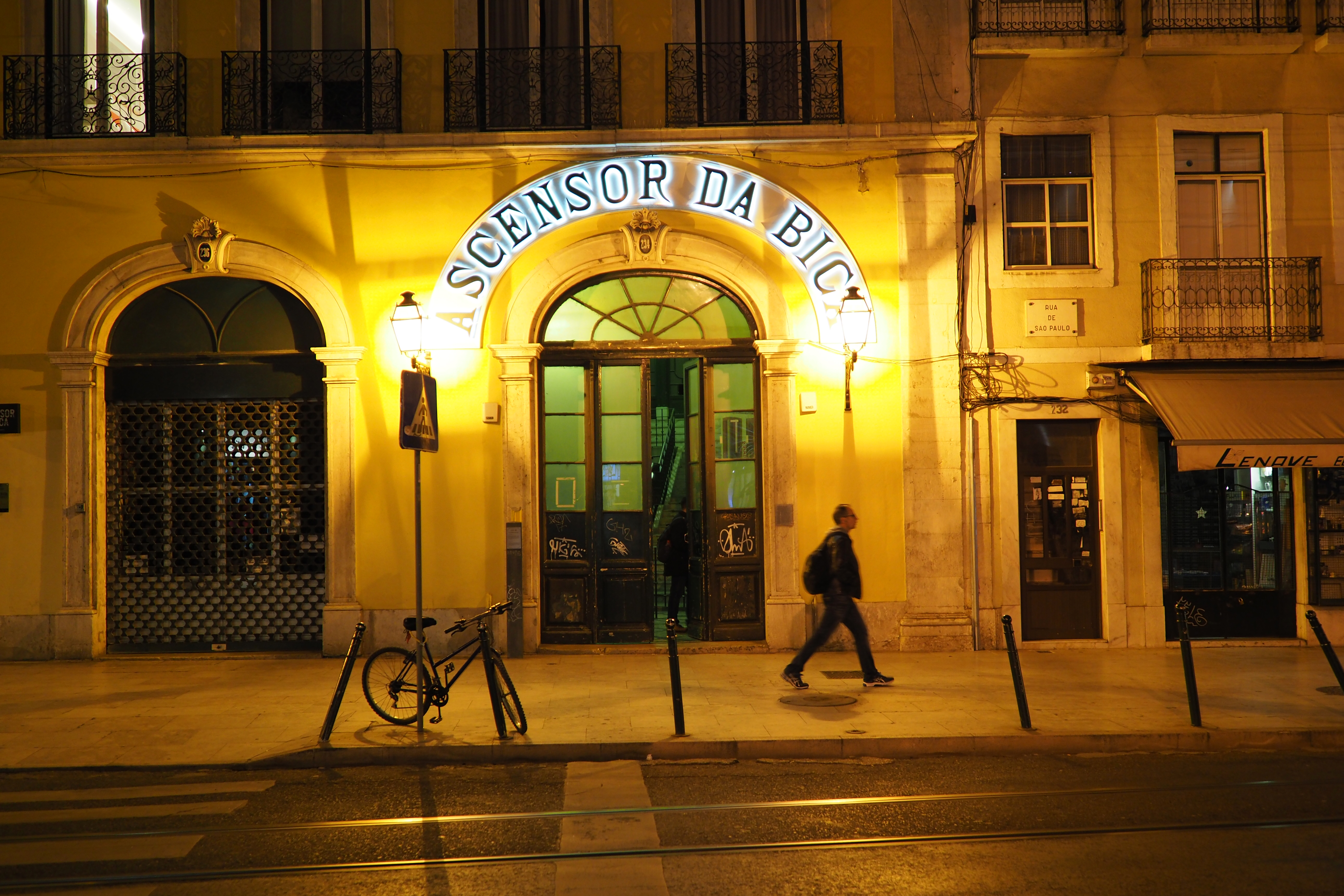 OLYMPUS OM-D E-M1 Mark II / M.ZUIKO DIGITAL ED 17mm F1.2 PRO / 1/45秒 / F1.2 / +0.5EV / ISO 400 / 絞り優先AE / 17mm（34mm相当）