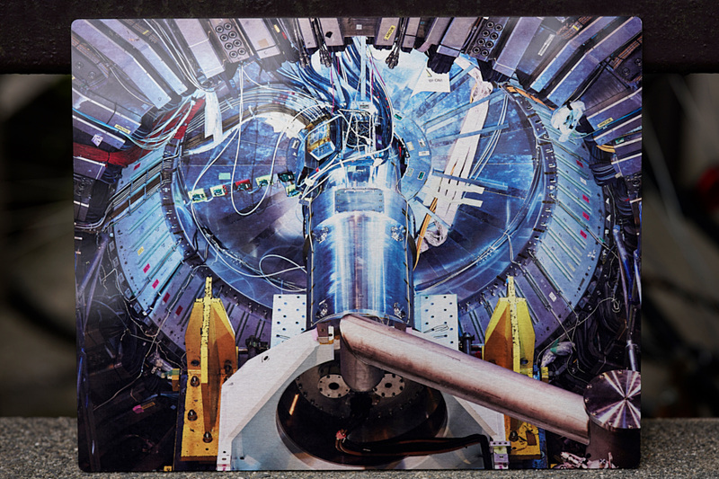 実際に届いたもの。左上がやや明るいが、これはこの写真の撮影時に当たっていた光なので無視してほしい。