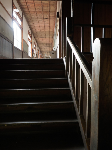 撮影：秦達夫<br><span class="fnt-85">OLYMPUS OM-D E-M1 Mark II / M.ZUIKO DIGITAL ED 12-40mm F2.8 PRO / 1/50秒 / F4 / -1.3EV / ISO 1600 / 絞り優先AE / 12mm</span>