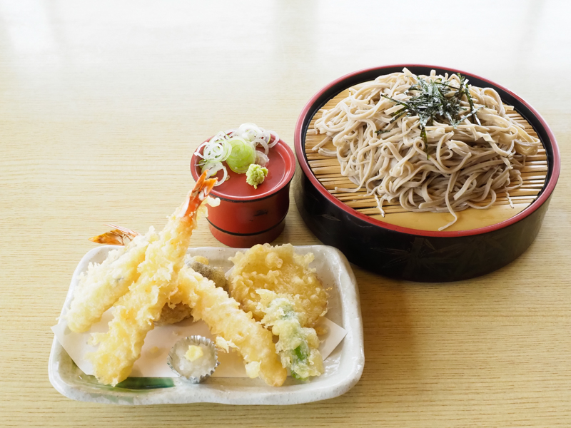 撮影：秦達夫<br><span class="fnt-85">OLYMPUS OM-D E-M1 Mark II / M.ZUIKO DIGITAL ED 12-40mm F2.8 PRO / 1/60秒 / F8 / +1EV / ISO 2500 / 絞り優先AE / 21mm</span>