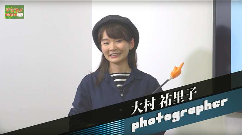 講評を務めるフォトグラファーの大村祐里子さん。ピザの切り分け方が丁寧なようで結果雑。