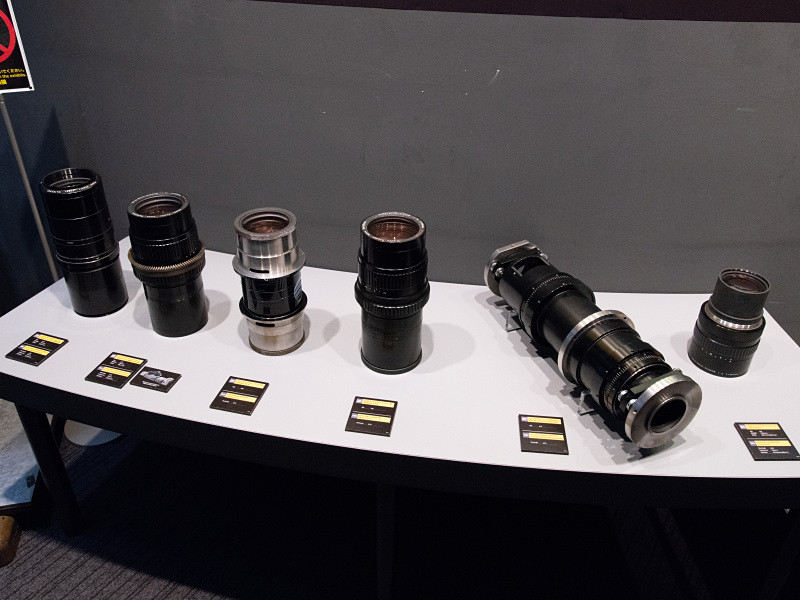 フォトマスク製作用のウルトラマイクロニッコール（1967〜1971年の製品）。