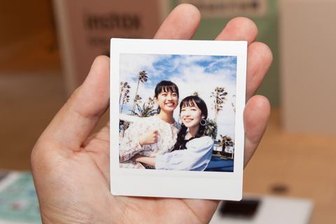 富士フイルム、1.7万円の正方形チェキ「instax SQUARE SQ6 ...