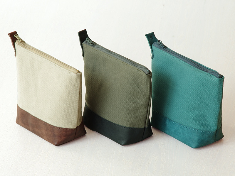 カラーは左からチョコレート、ブラック、オルテンシアの3色を用意