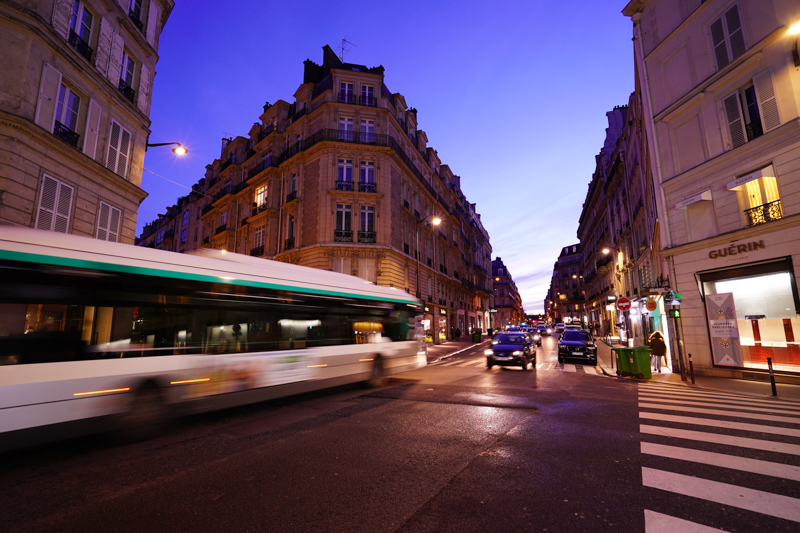 撮影：塙真一<br><span class="fnt-85">α7 III / Vario-Tessar T* FE 16-35mm F4 ZA OSS / 16mm / 絞り優先AE（1/8秒・F4.0・±0EV） / ISO 640</span>