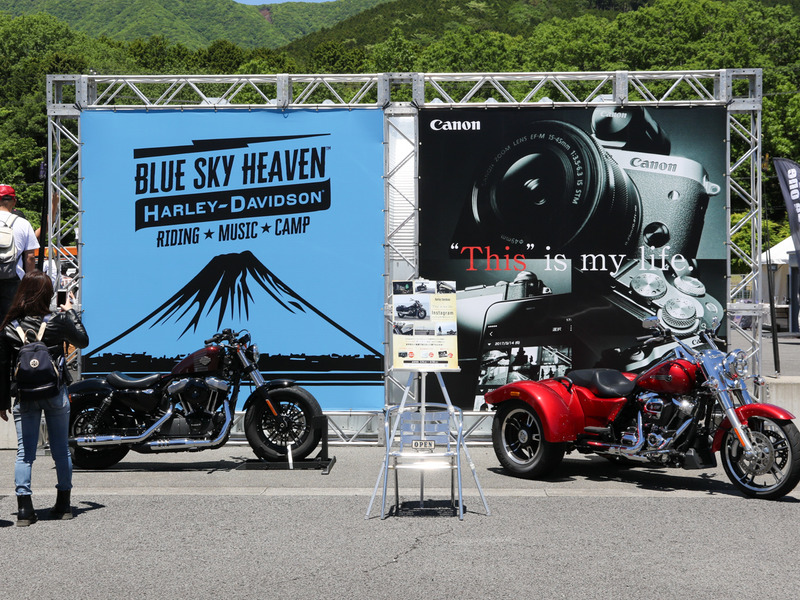「ブルースカイマーケット」の一角に設置されたキヤノンブース。