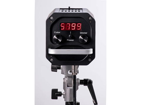 色温度可変になった、モノブロックストロボ型の大光量LEDライト