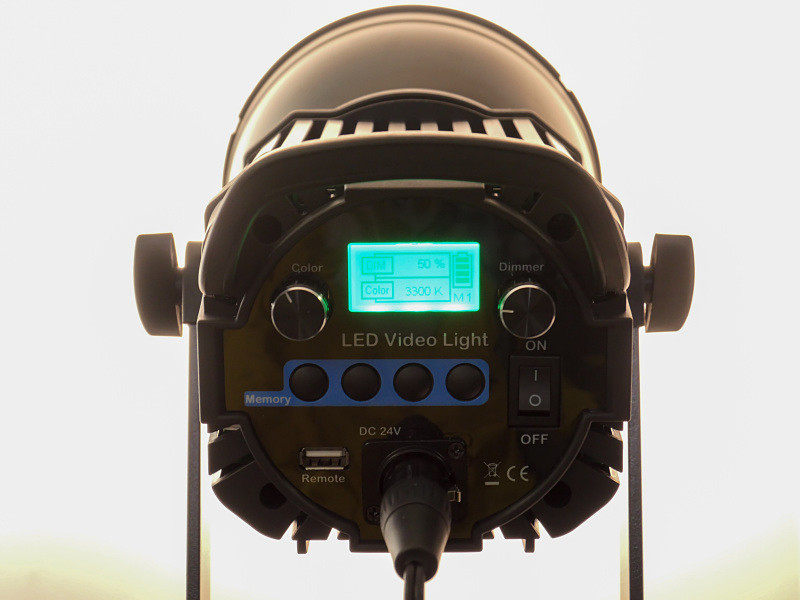 光量と色温度について、4つの設定を保存しておける。長押しで現在値をメモリー。