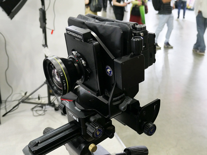 同ブースでは、ホースマンの「VCC PRO G」も試せる。5月に発売したデジタルカメラ用アオリ装置の最新モデル。