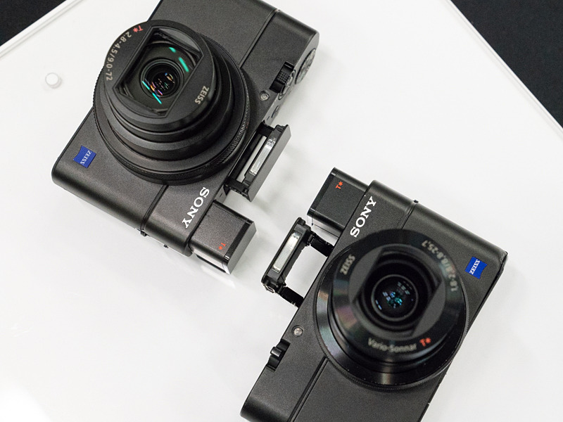 レンズユニットの大型化に伴い、内蔵ストロボを薄く、EVF部分を細くした。どちらもスペックは従来通りをキープ。