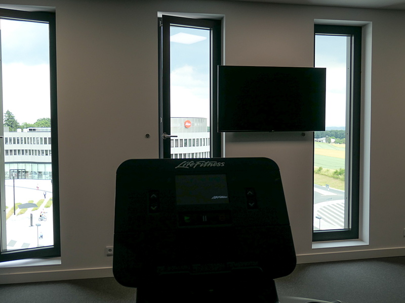 ライカ本社を見ながらトレッドミルに乗れる。