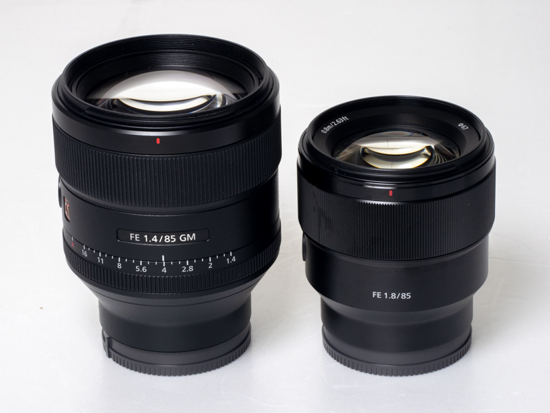 左からFE 85mm F1.4 GM、FE 85mm F1.8。
