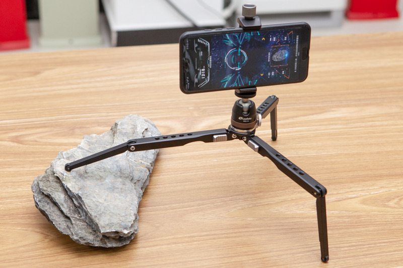 スマホホルダーと組み合わせたところ。