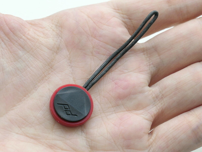 アンカーV3は従来より高密度な織の紐を採用することで、アイレットに直接通せるほどの細さでも従来通りの耐荷重を実現していた。