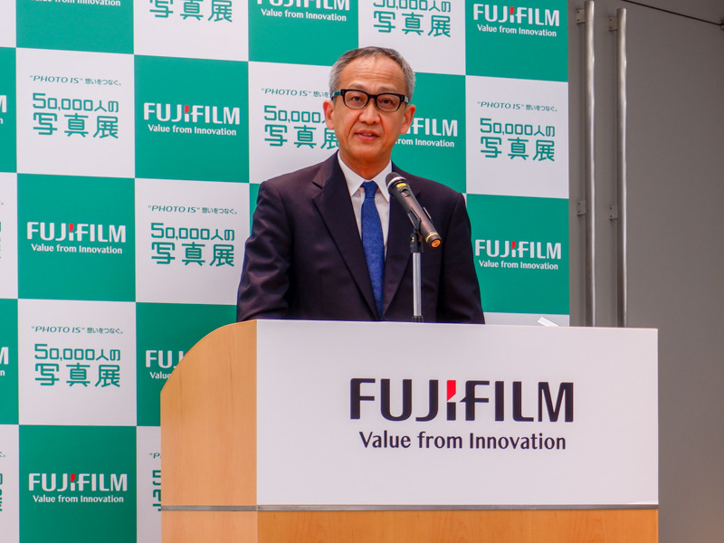 富士フイルム株式会社イメージング事業部長の岩﨑哲也氏。
