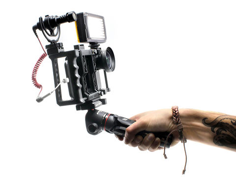スマホ撮影リグ「Beastgrip」用のミニ三脚 約6kgまで対応 - デジカメ Watch