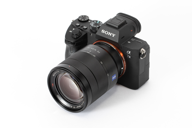 α7 IIIにVario-Tesser T* FE 24-70mm F4 ZA OSSを装着