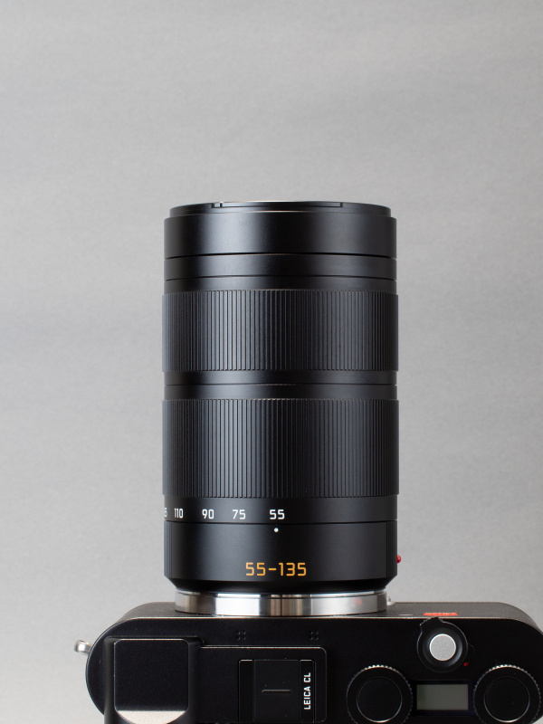 ズーミングによる全長変化は実測で約43mmほど。