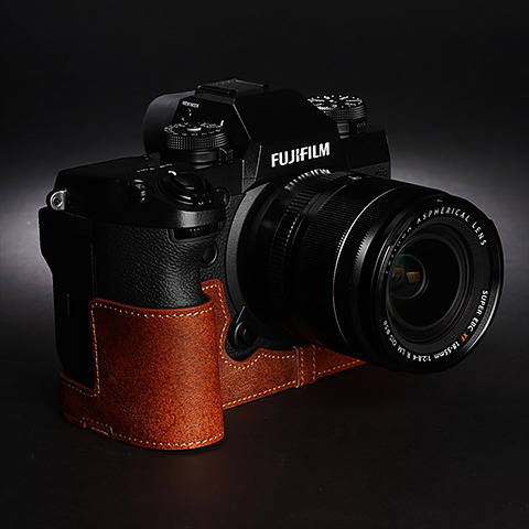 FUJIFILM X-H1用のレザーケース - デジカメ Watch