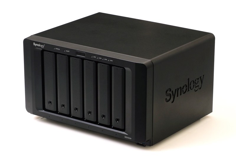 SynlogyのNASのうち、ミドルクラスの新モデルとなるDS1618+。