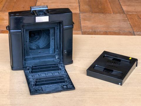 【激レア】インスタントバック付き　Diana F+ カメラ　ロモグラフィーチェキ 特別企画：ロモグラフィーの新しいインスタントカメラ「Diana