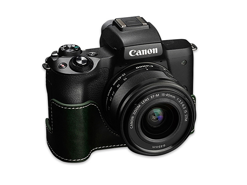 エメラルドグリーン