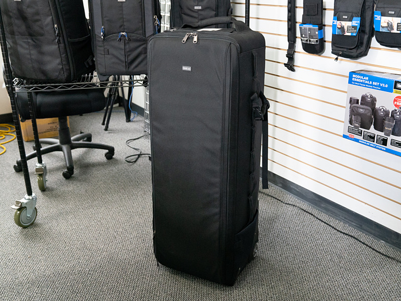 ストロボのヘッド、ジェネレーター、スタンドなど一式を収納できる「プロダクション マネージャー 50」。シンクタンクで最大の製品。