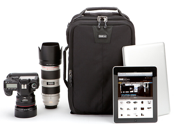 エアポート系バックパックの中でも小型な「エアポート エッセンシャルズ」。