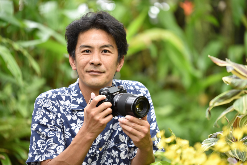 写真家の並木隆さん。富士フイルムのマクロレンズ2本についてお話をうかがった