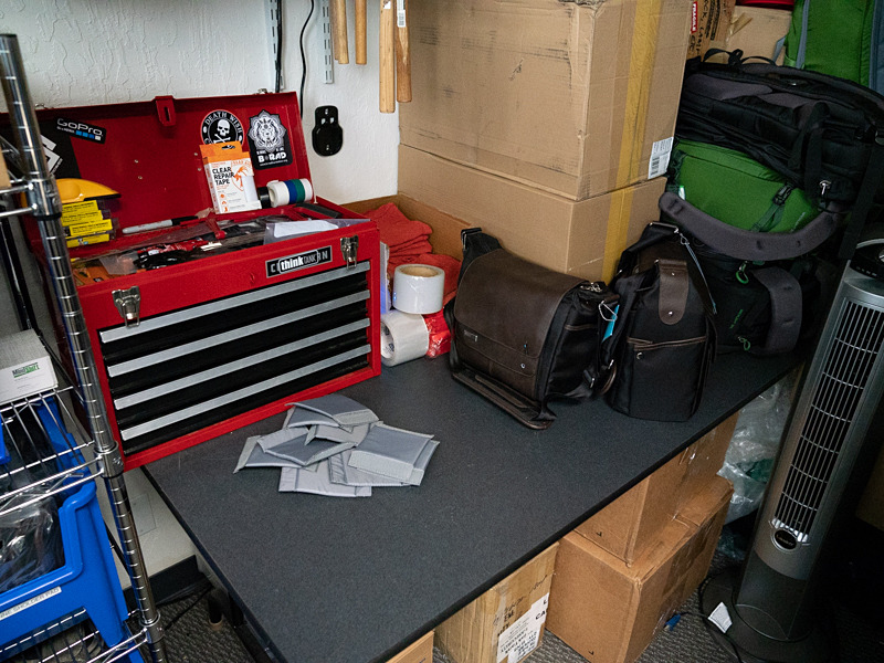 パーツストックの一角にある修理スペース。