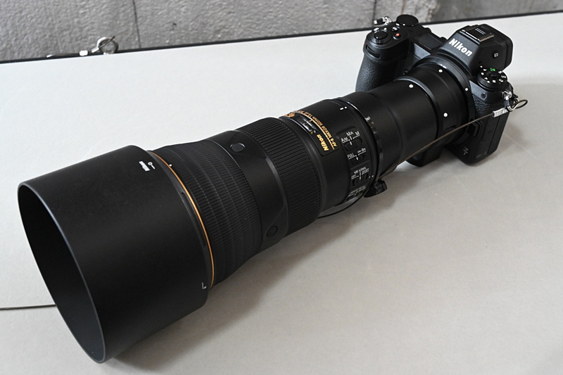 同日発表の「AF-S NIKKOR 500mm f/5.6E PF ED VR」も並んでいた。