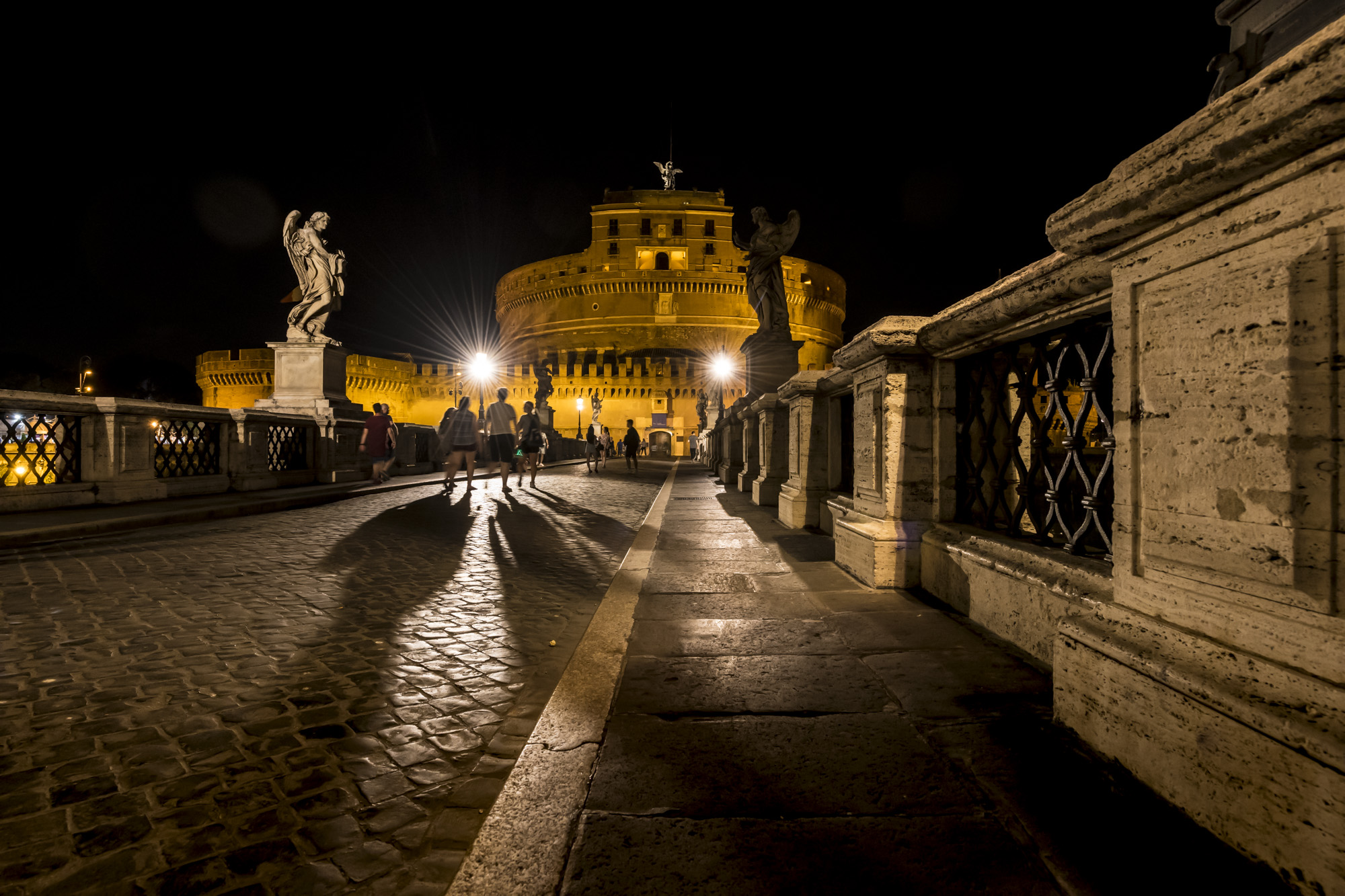 D850 / AF-S NIKKOR 14-24mm f/2.8G ED / 19mm / 絞り優先AE（1/8秒・F8.0・-1EV） / ISO 1600