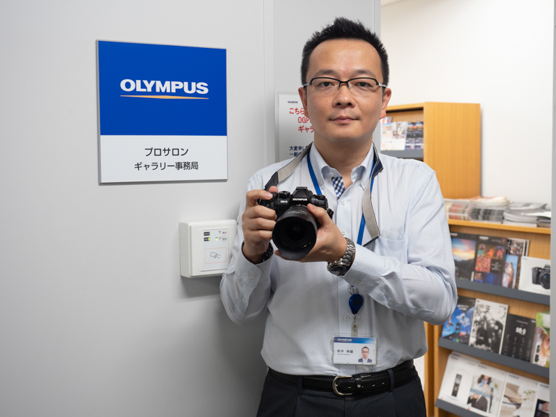 オリンパス株式会社プロフォトビジネスグループの田中伸顕さん。