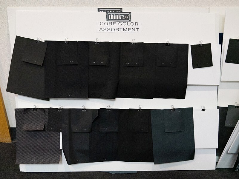 シンクタンク製品の色見本。