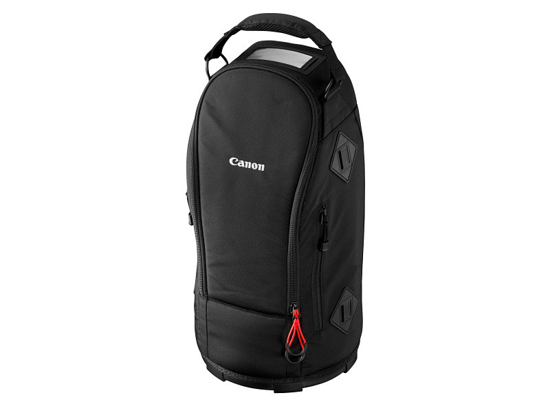 付属のレンズケース。ソフトタイプに変更された。